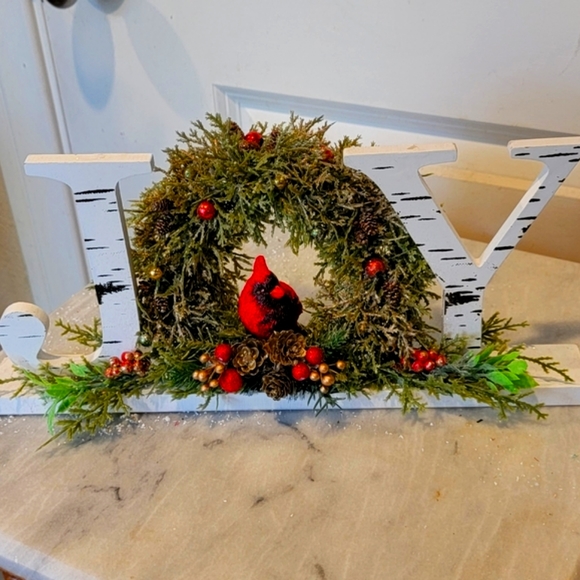 Hand Crafted Other - Christmas Cardinal Wreath Joy Table Decor Stand New